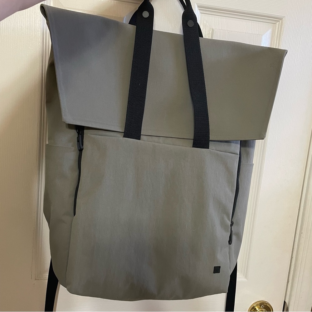 Lululemon Men’s Early Embark Backpack 22L